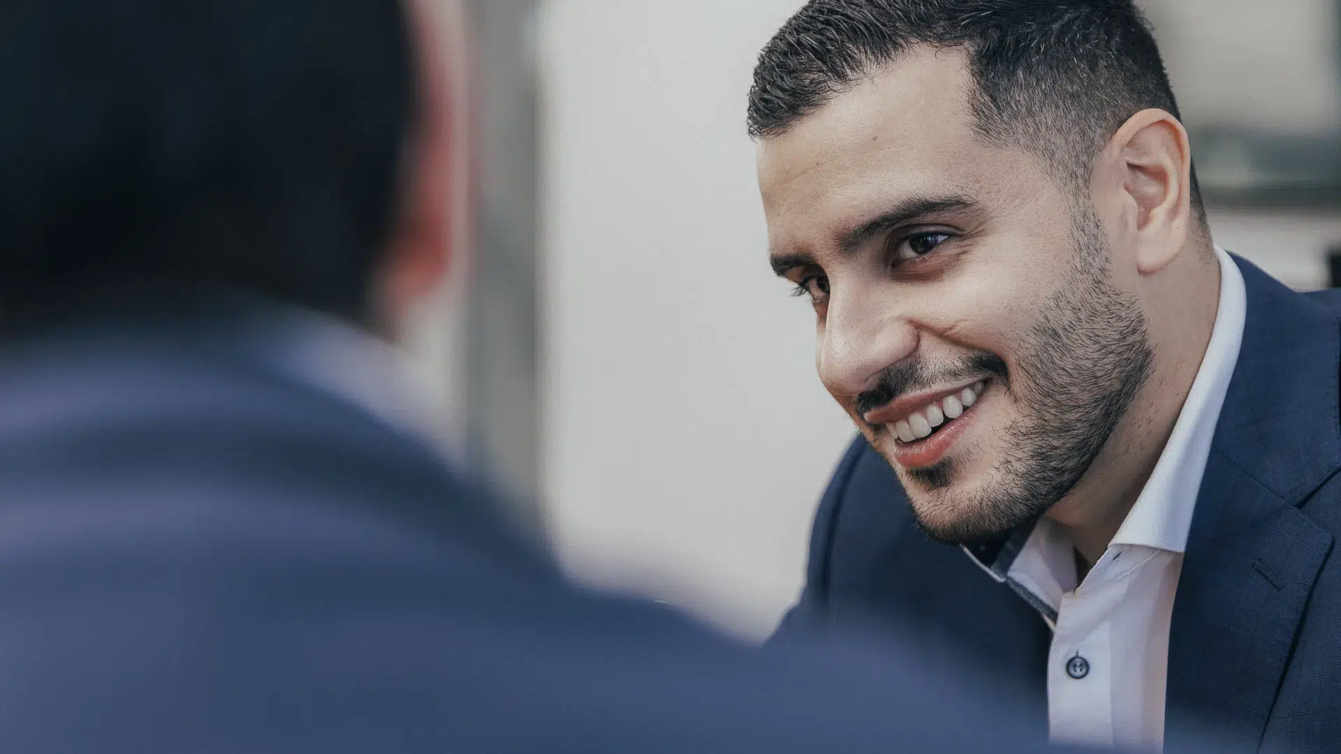 Ein Steuerberater in Siegen während einer Beratung